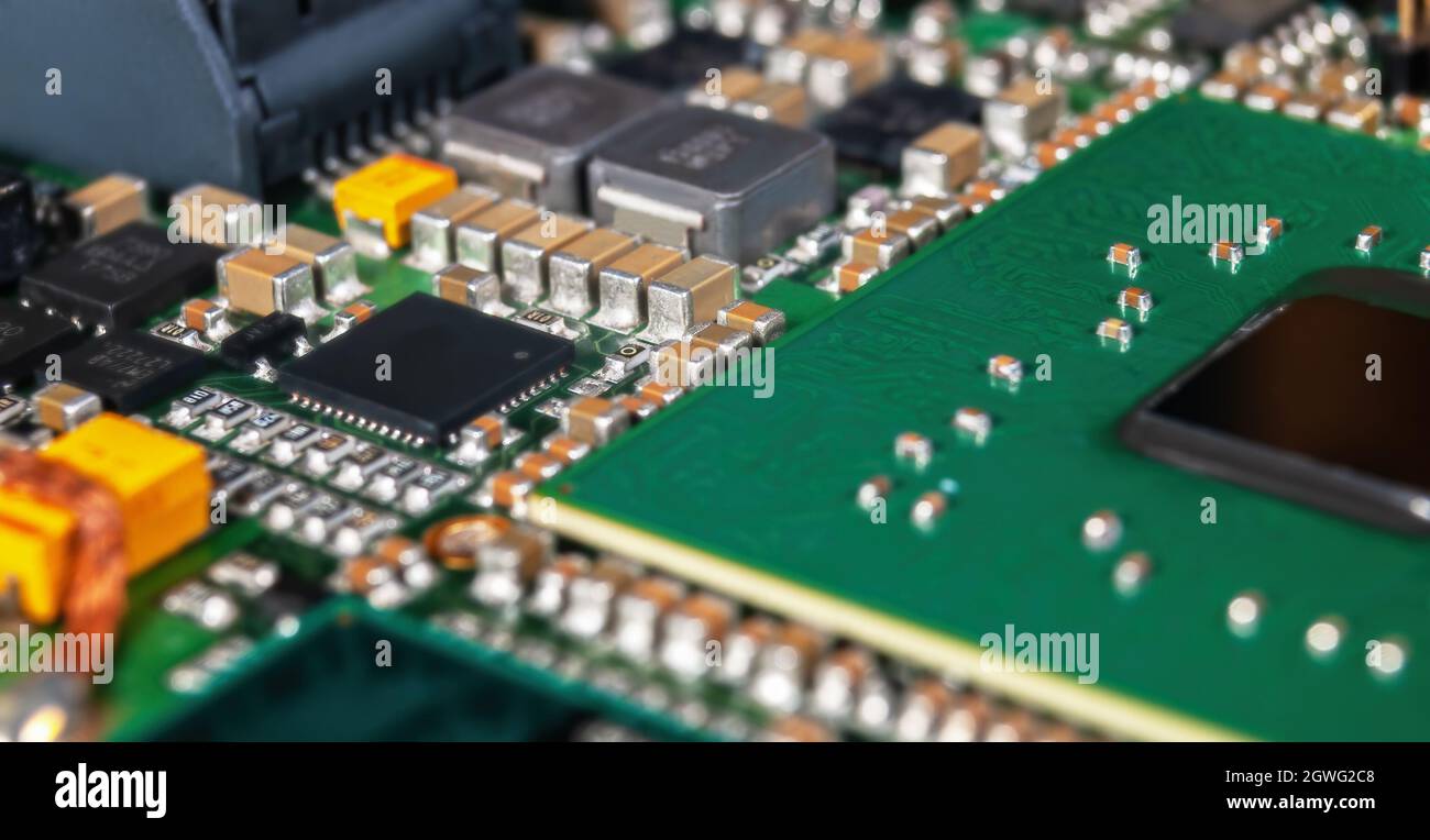 electronic circuit board with passive and active circuit components and ...