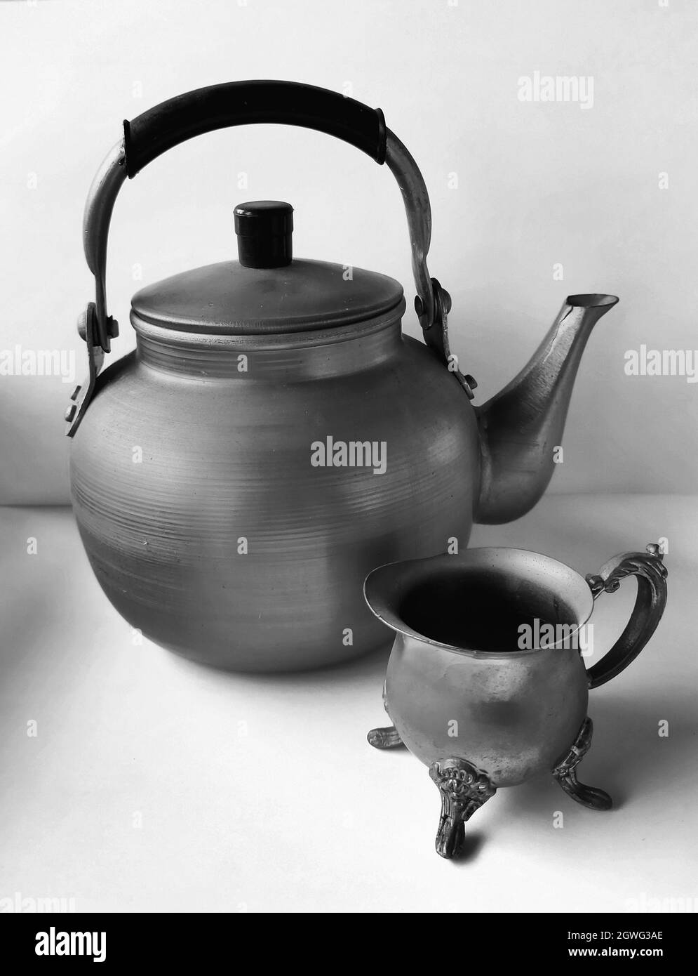 Black and white tea hires stock photography and images Alamy