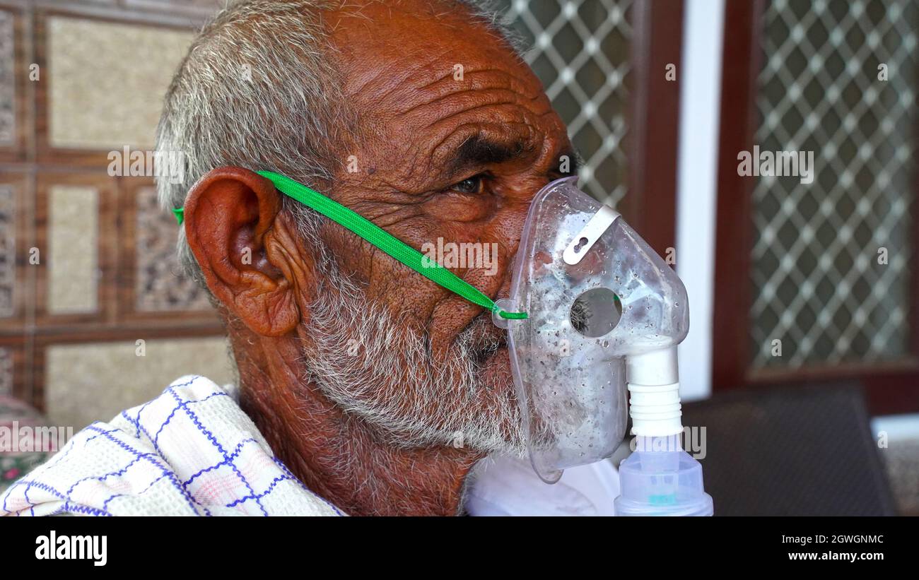 Closeup Of Man Wearing Oxygen Mask Stock Photo Alamy