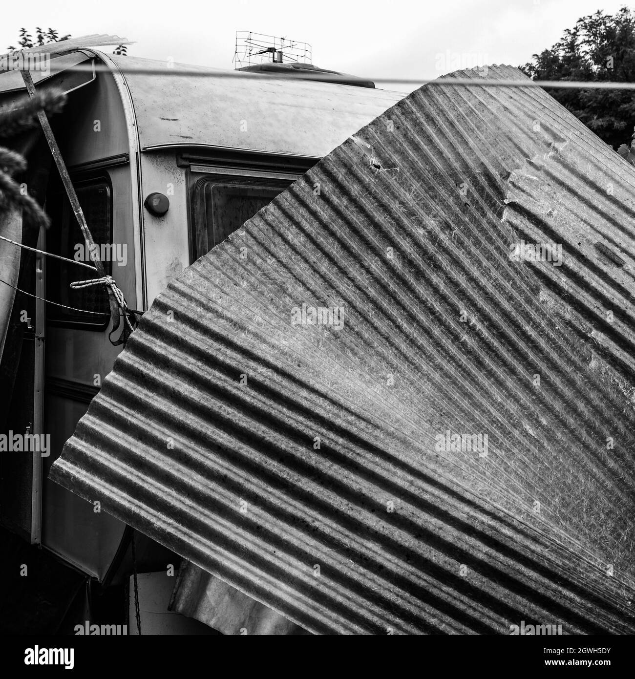 Renovation roof Black and White Stock Photos & Images - Alamy