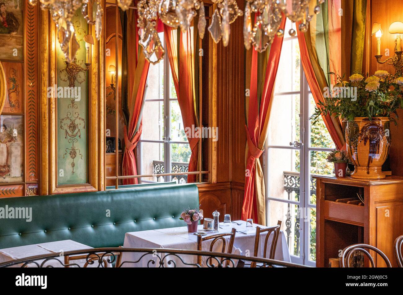 The historic brasserie Le Grillon at the Cours Mirabeau, Aixen