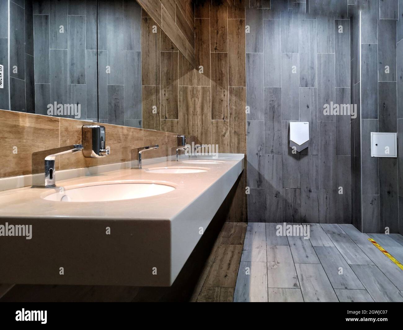 Mens toilet in office hires stock photography and images Alamy