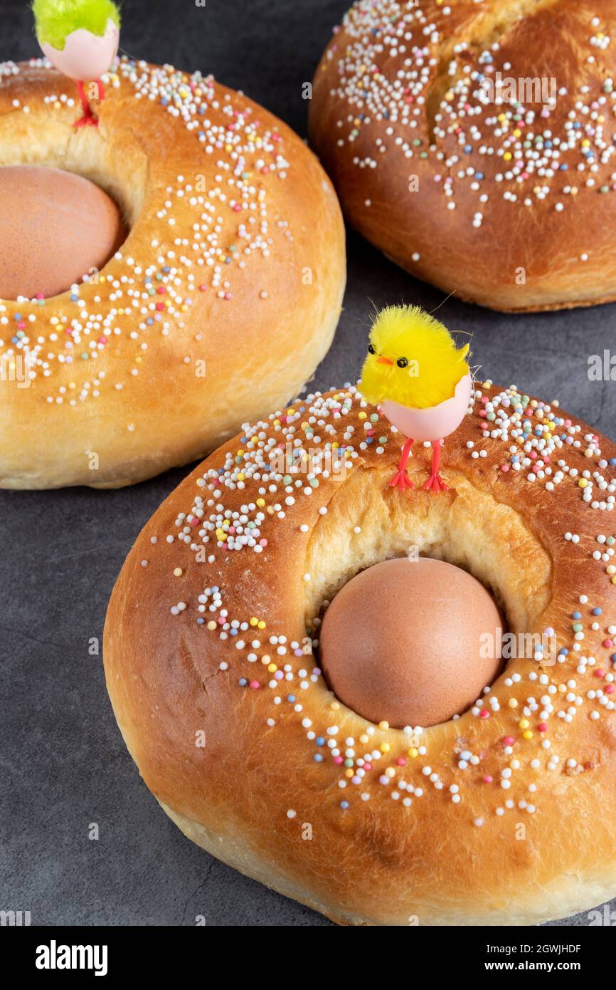 Mona traditional spanish cake hires stock photography and images Alamy