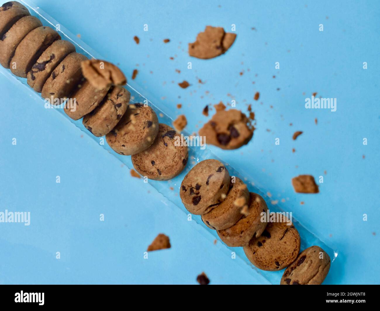Crumbling cookie hires stock photography and images Alamy