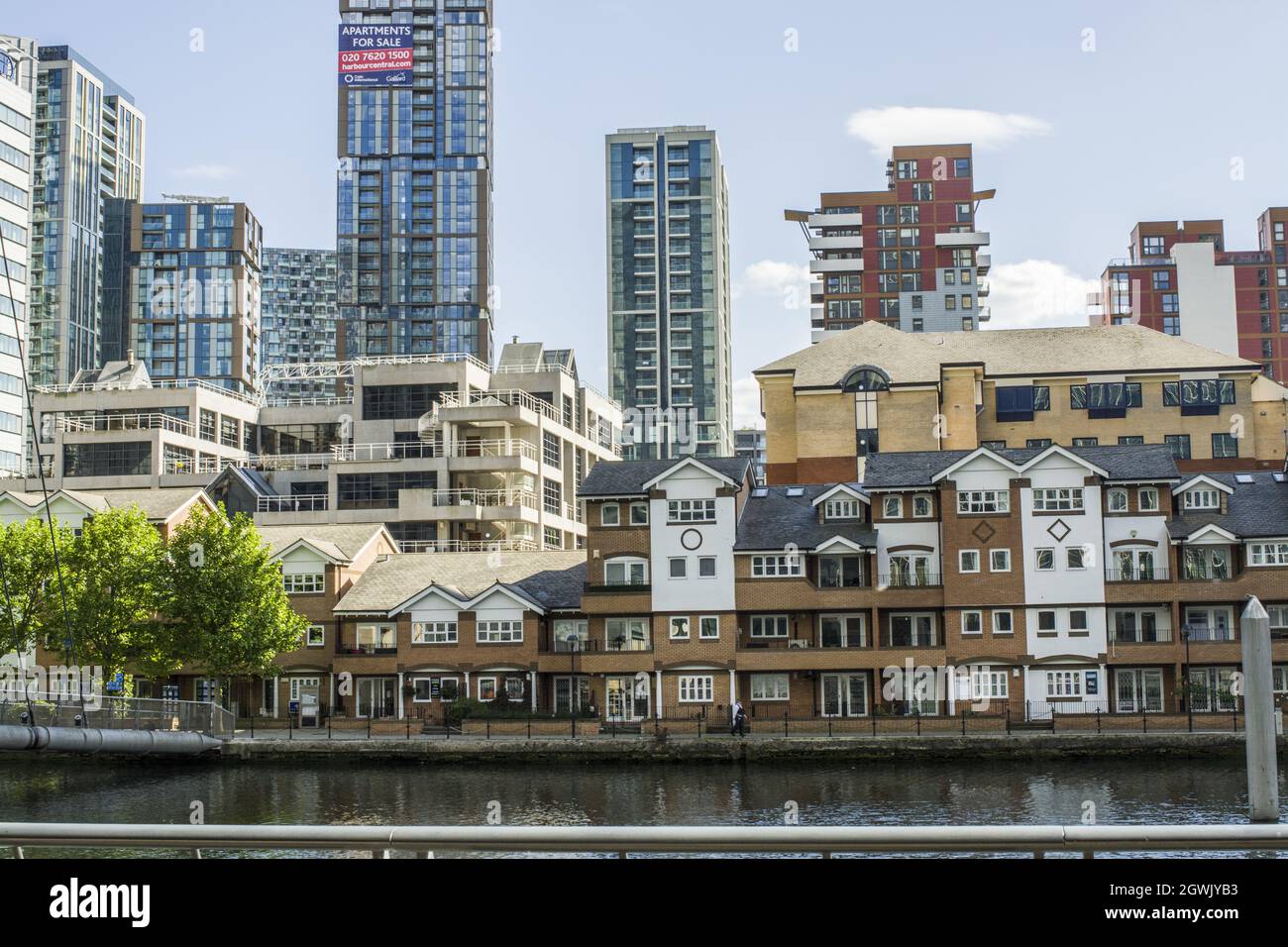 Amazing canary wharf in hi-res stock photography and images - Alamy