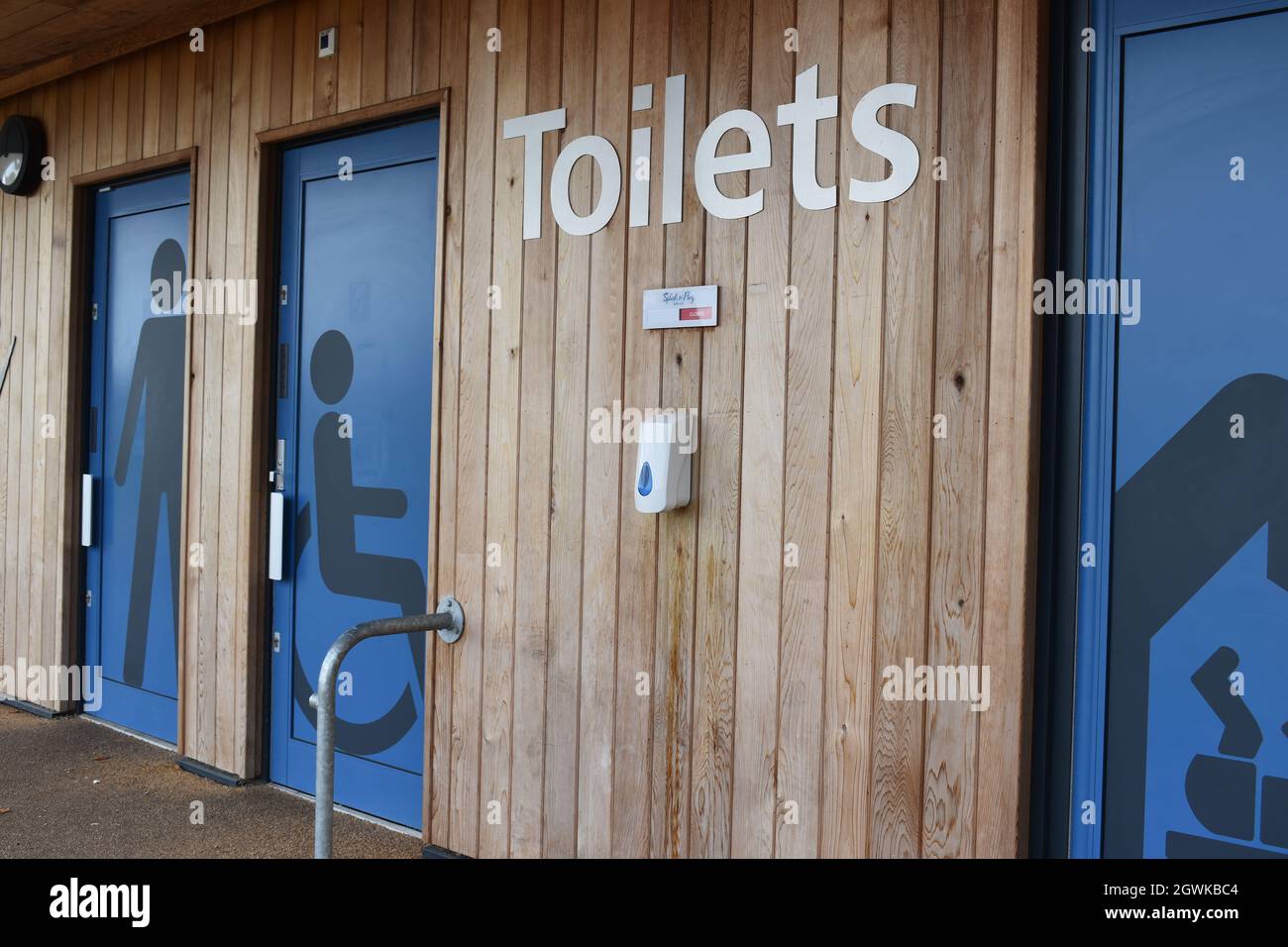 Toilets at Willen Lake, Milton Keynes Stock Photo Alamy