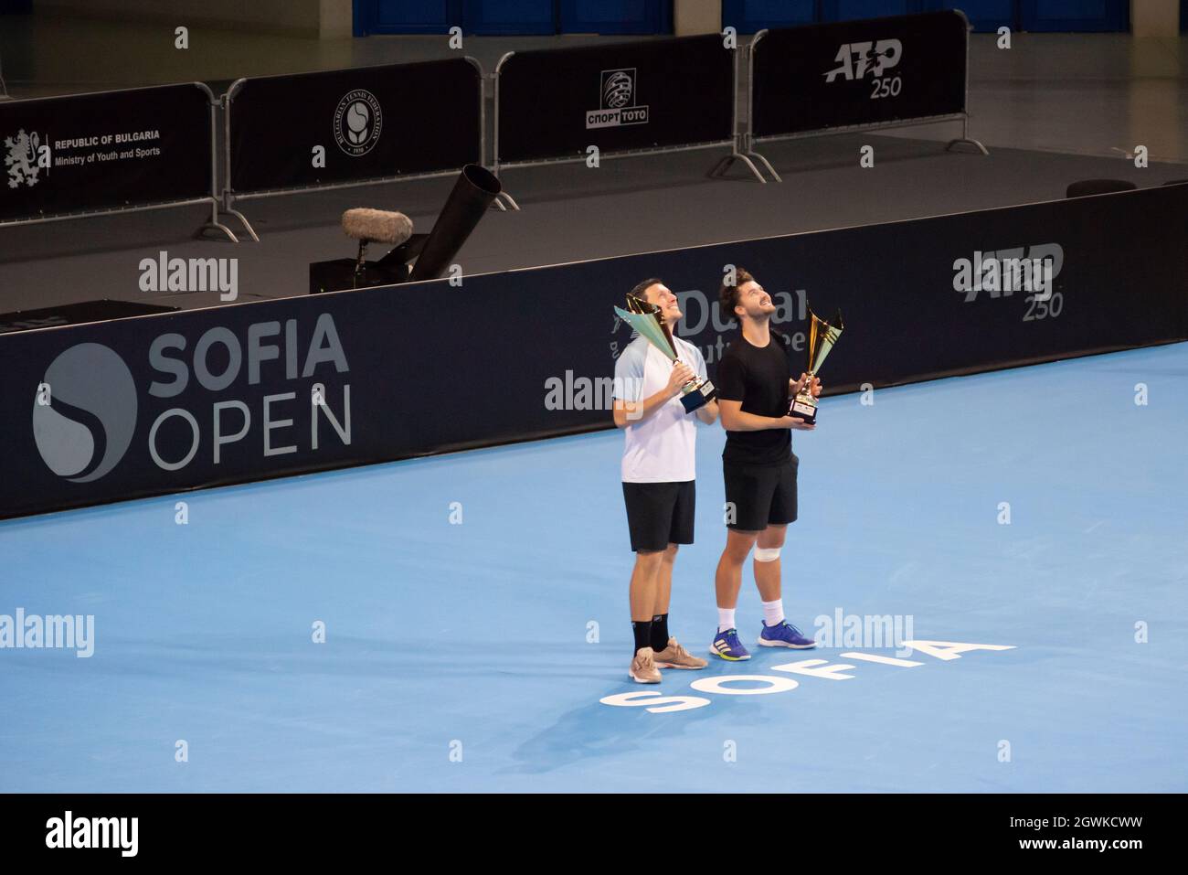 Sofia, Bulgaria. 03 October 2021. Jonny O'Mara and Ken Skupski of Great Britain celebrates after winning 6:3 6:4 the title against Oliver Marach and Philipp Oswald of Austria at the final of the Sofia Open 2021 ATP 250 indoor tennis tournament on hard courts. Stock Photo