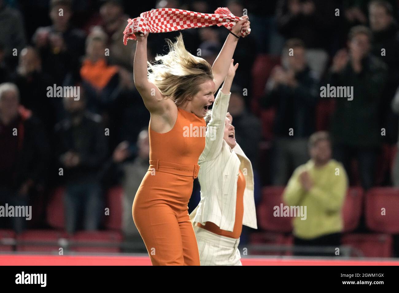 EINDHOVEN, NETHERLANDS - OCTOBER 3: Dutch Olympians and paralympians during the Dutch Eredivisie match between PSV and Sparta Rotterdam at Philips Stadion on October 3, 2021 in Eindhoven, Netherlands (Photo by Geert van Erven/Orange Pictures) Stock Photo