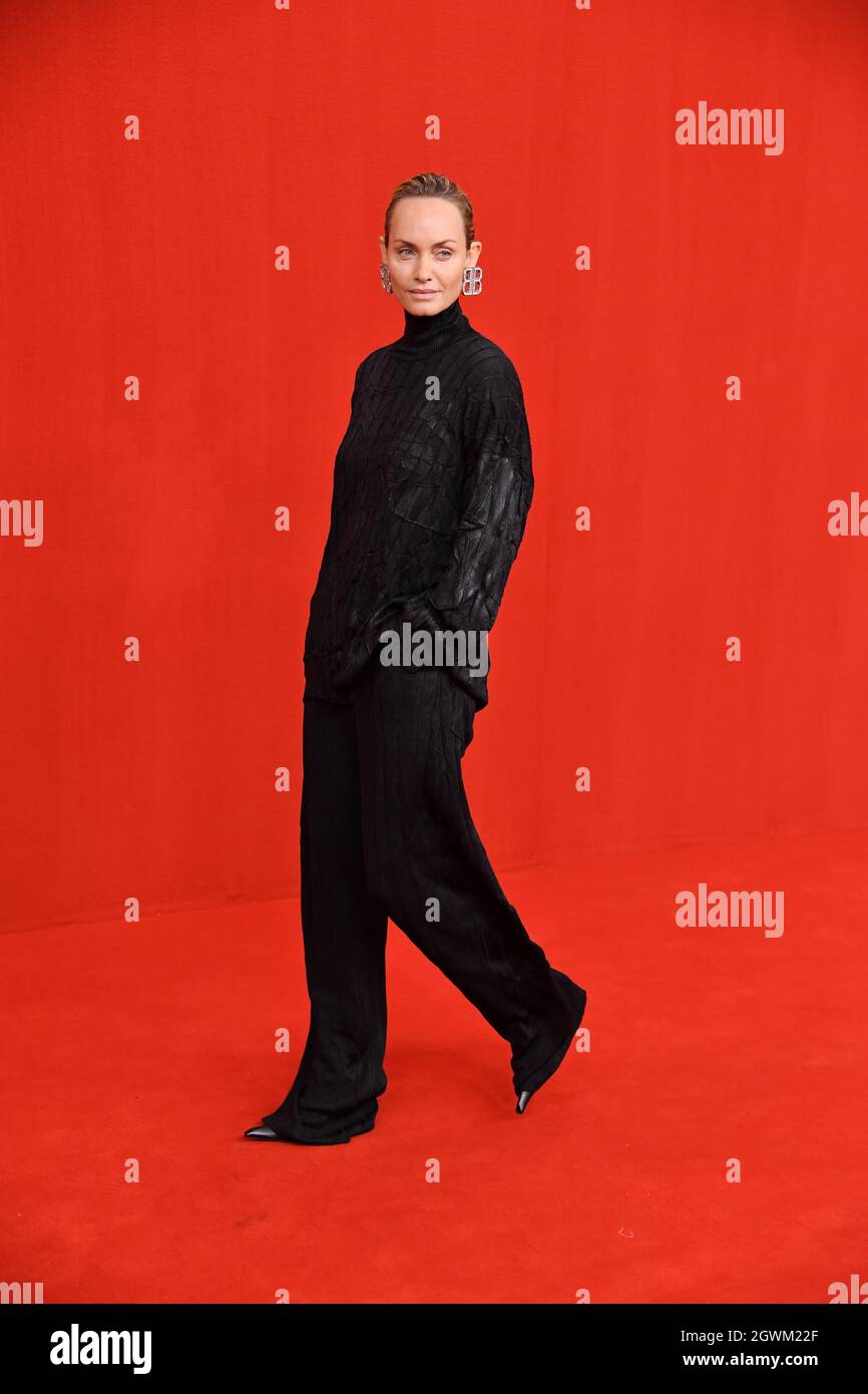 Model Amber Valletta on the runway at the Balenciaga fashion show