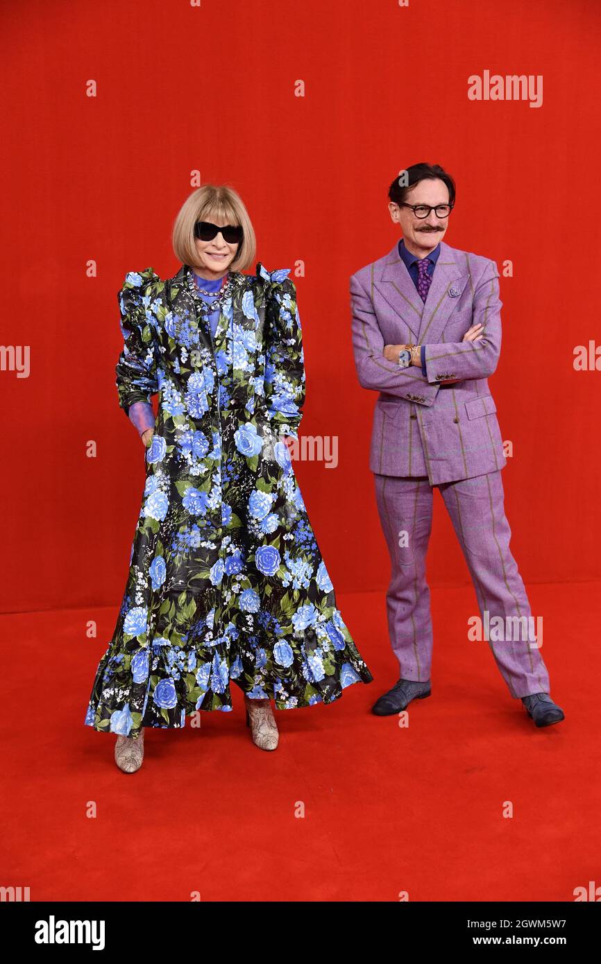 Anna Wintour and Hamish Bowles on the runway at the Balenciaga fashion show  during Spring/Summer 2022 Collections Fashion Show at Paris Fashion Week in  Paris, France on October 2, 2021. (Photo by