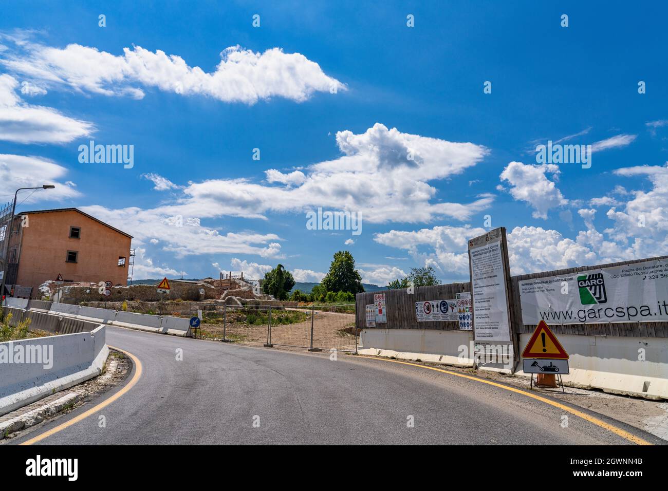 Central italian village of amatrice hi-res stock photography and images ...
