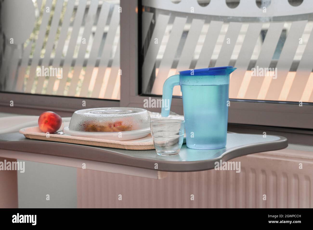 Food on a mobile tray in a hospital ward Stock Photo - Alamy