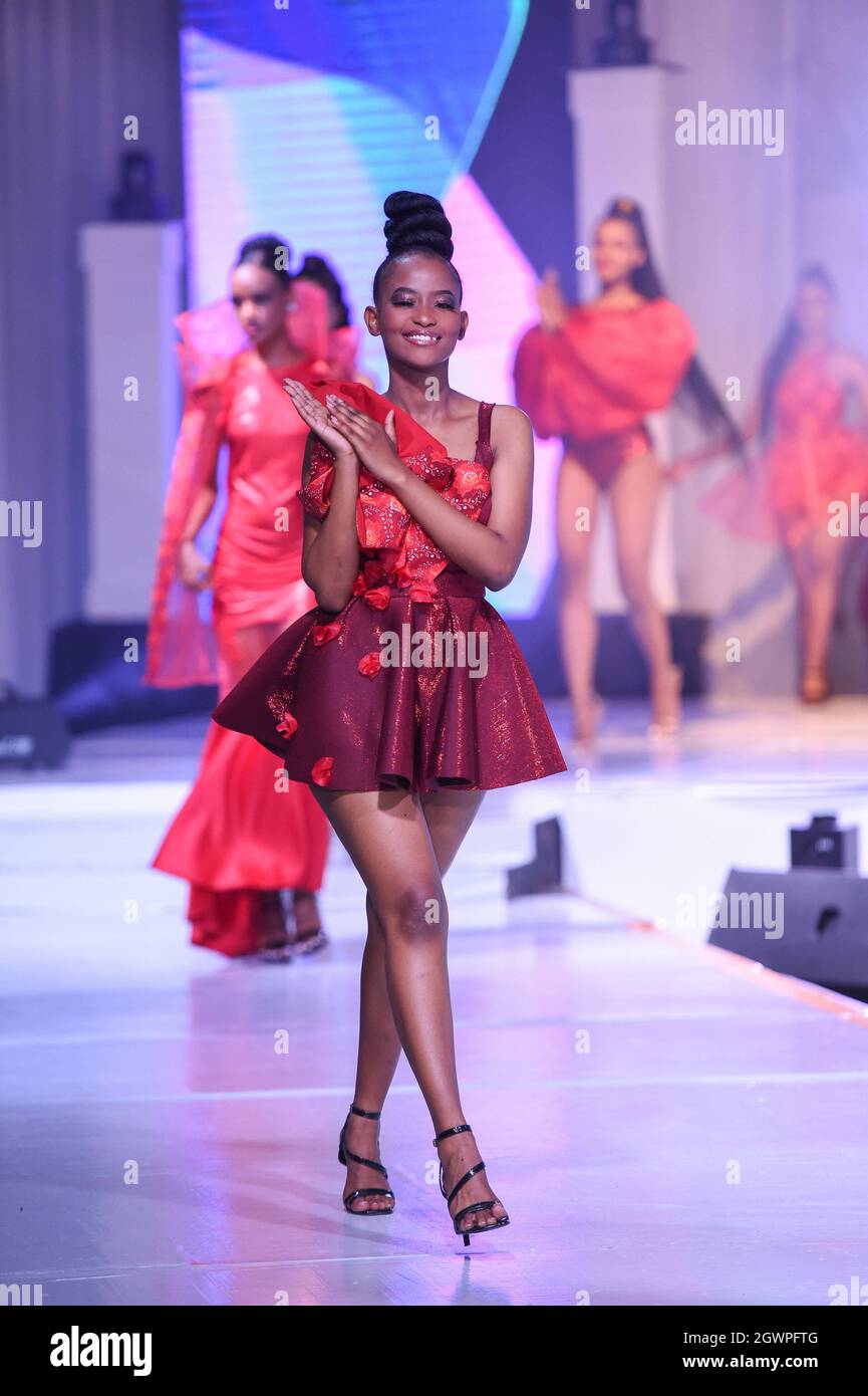 Gaborone, Botswana. 2nd Oct, 2021. Contestants present creations by Le  Queer Casa De Pamela during Miss Botswana 2021 fashion show in Gaborone,  Botswana, on Oct. 2, 2021. Credit: Tshekiso Tebalo/Xinhua/Alamy Live News