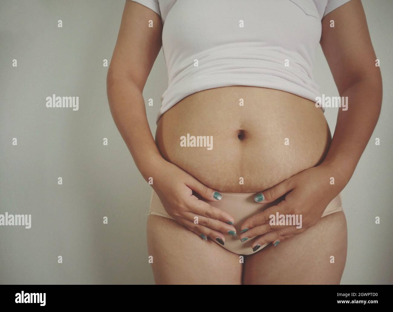 Belly button hair hi-res stock photography and images - Alamy Belly button hair hi-res stock photography and images - Alamy