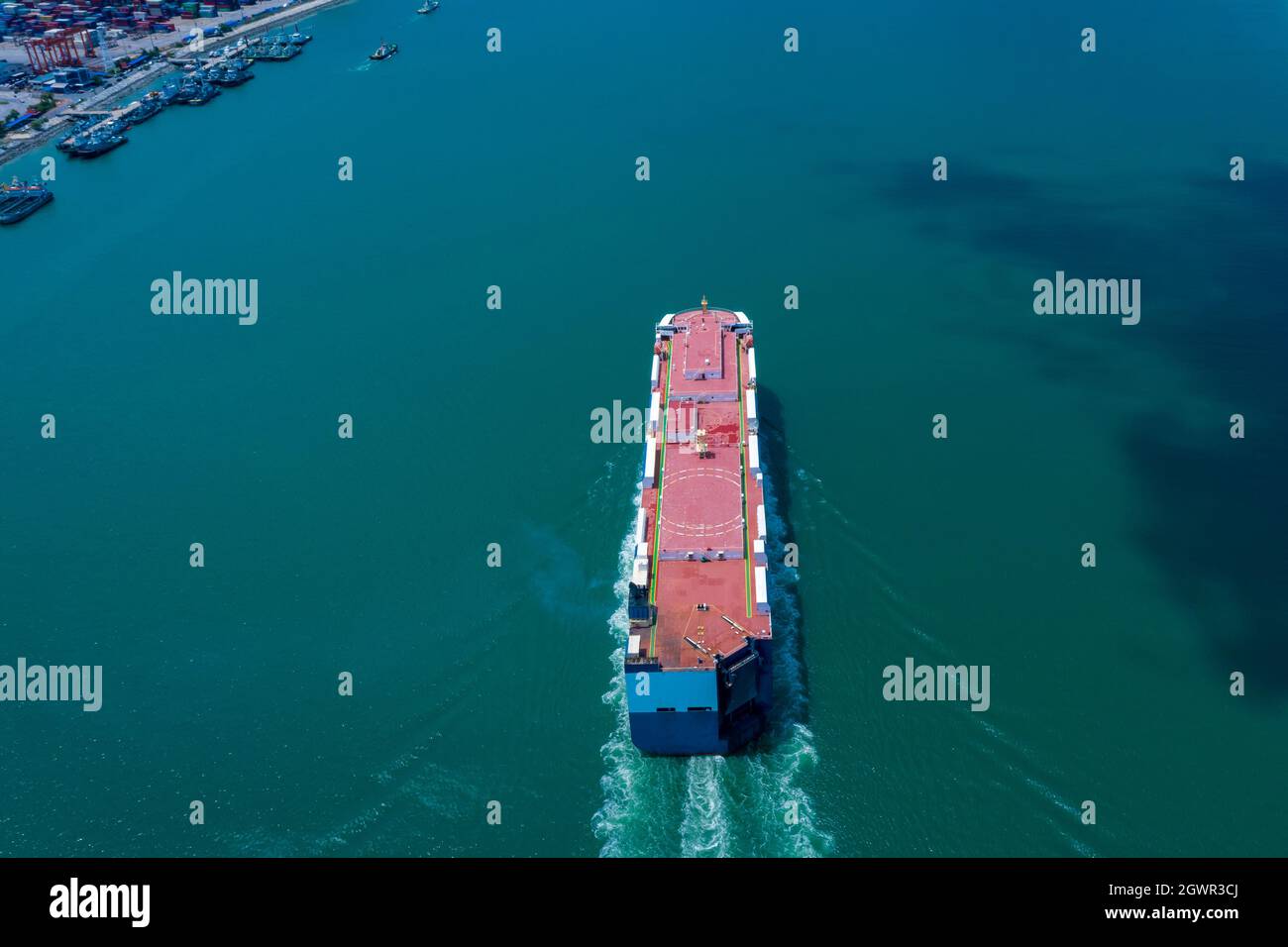 Ro ro container carrier hires stock photography and images Alamy