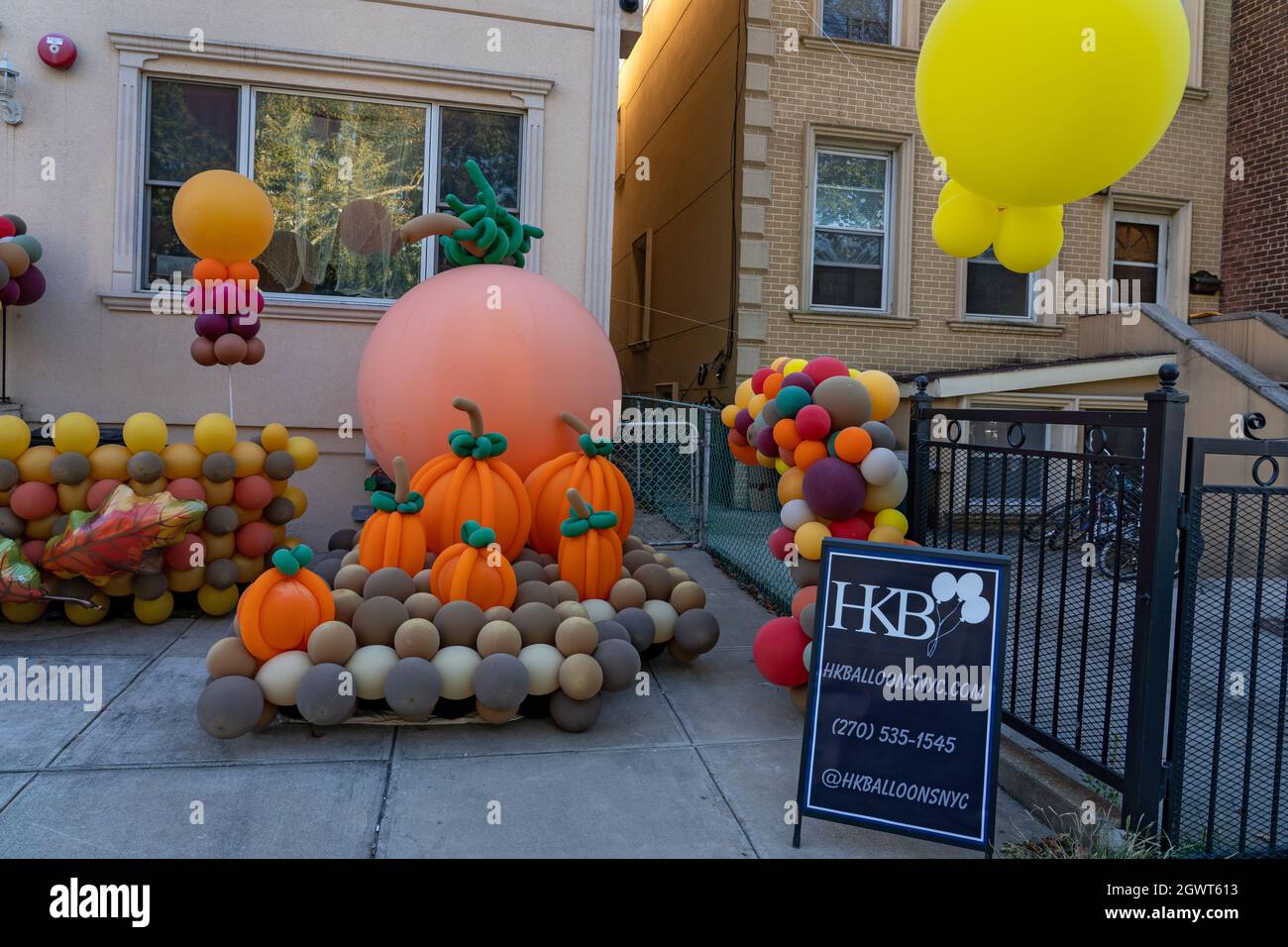 NEW YORK, NY OCTOBER 2, 2021 HK Balloons NYC setup a balloons