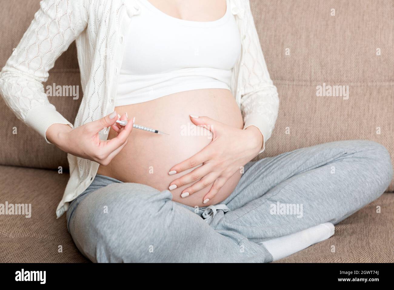 Сила беременной женщины. Сила беременной женщины. Беременные женщины. Красивые беременные. Подготовка к родам.