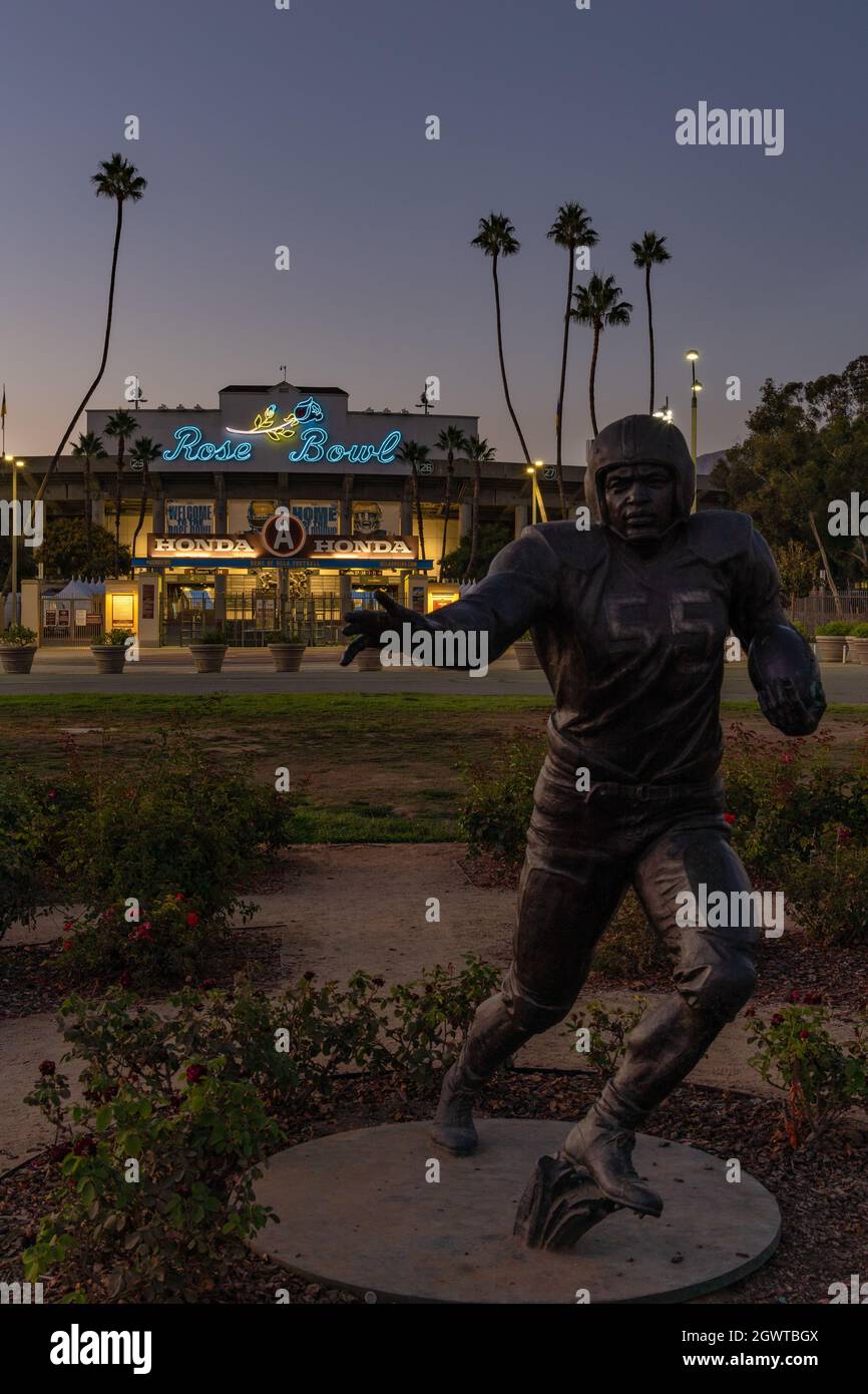 Jackie Robinson statue in front of the Rose Bowl stadium Stock Photo
