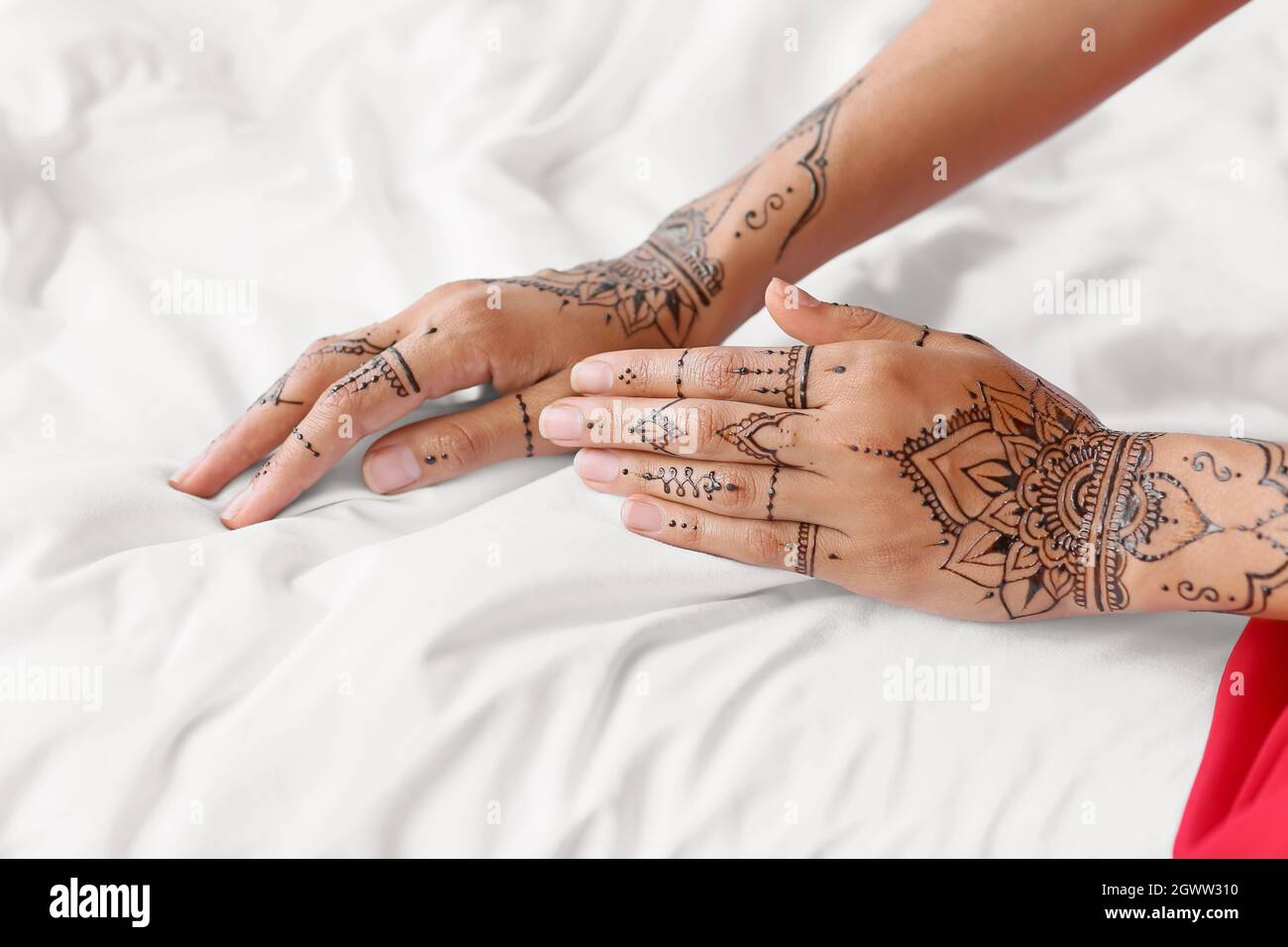 Henna tattoo designs – origin, popular motifs and their meaning