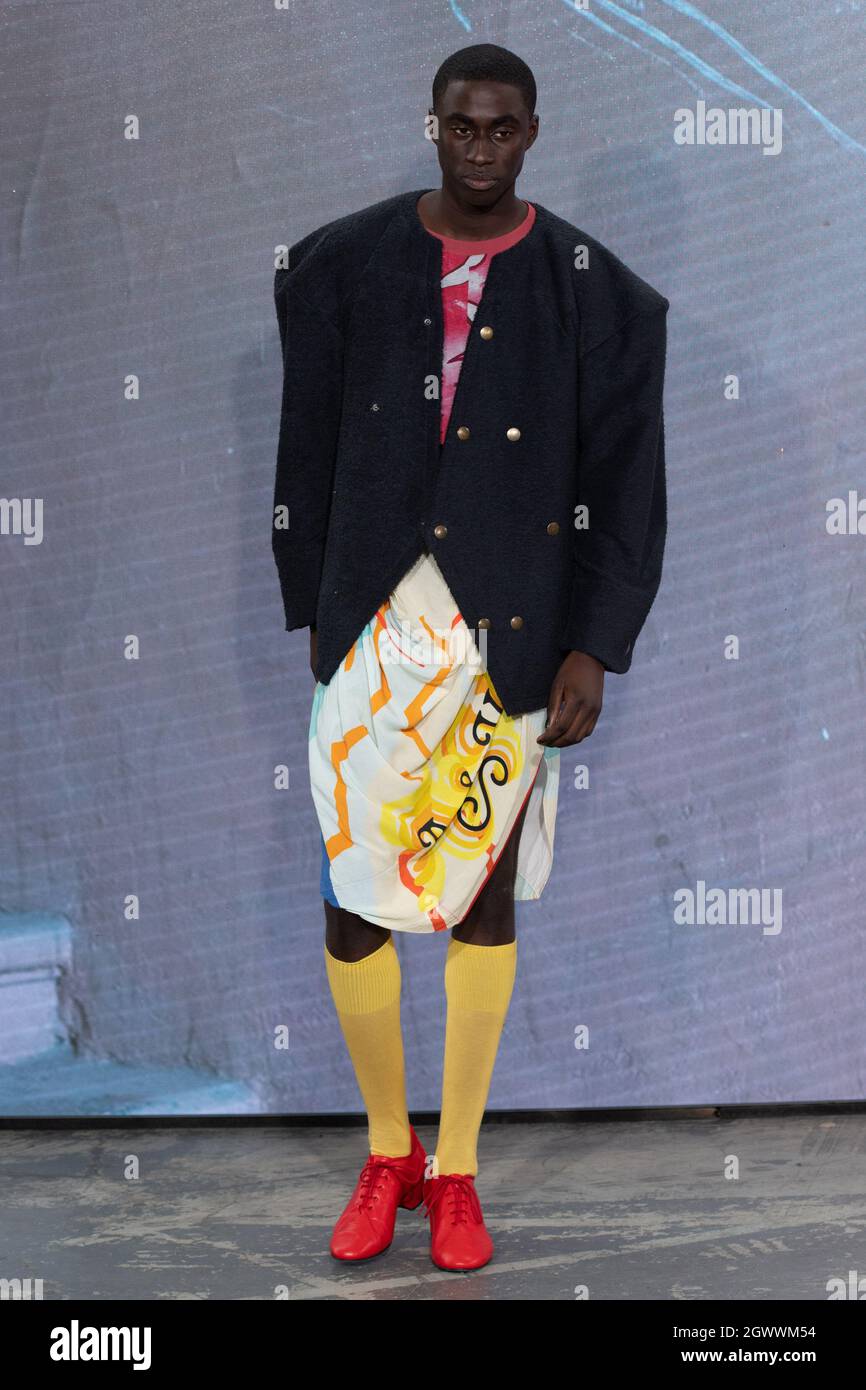 Model On The Runway At The Vivienne Westwood Fashion Show During Spring Summer 22 Collections Fashion Show At Paris Fashion Week In Paris France On October 2 21 Photo By Jonas Gustavsson Sipa Usa