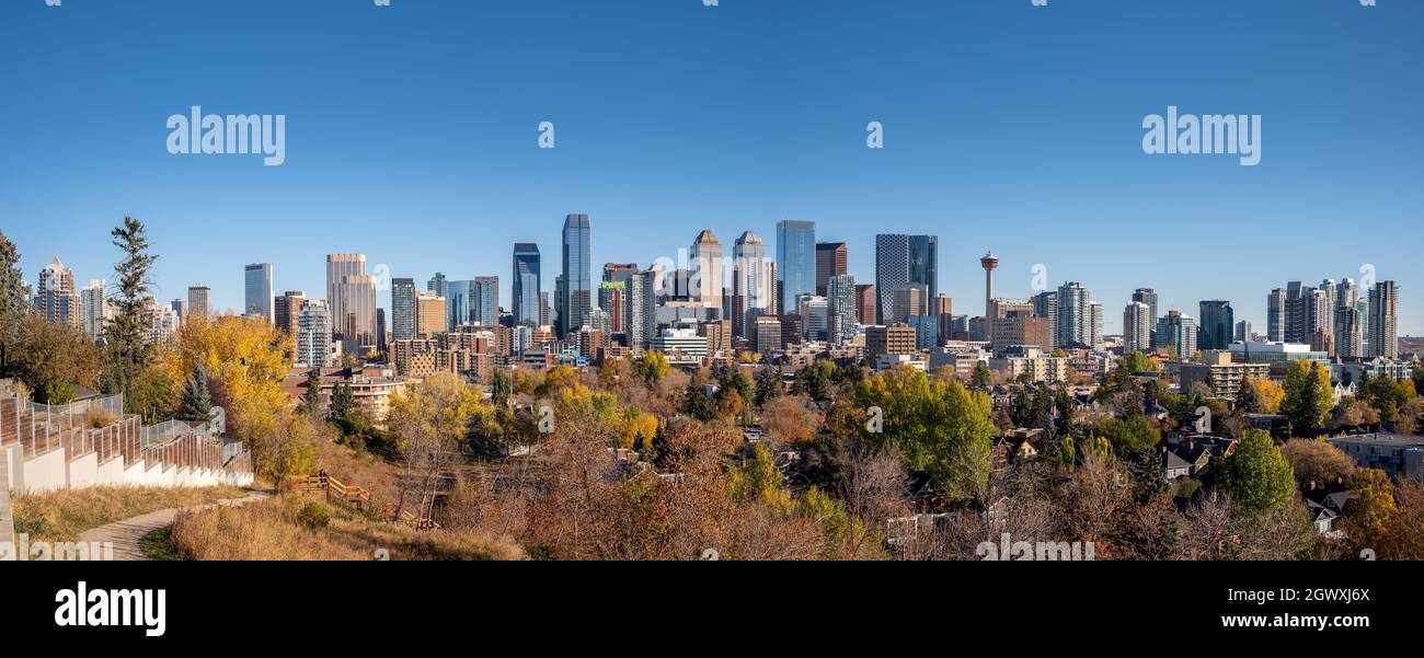 Beautiful skyline of Calgary's urban downtown in autumn Stock Photo - Alamy