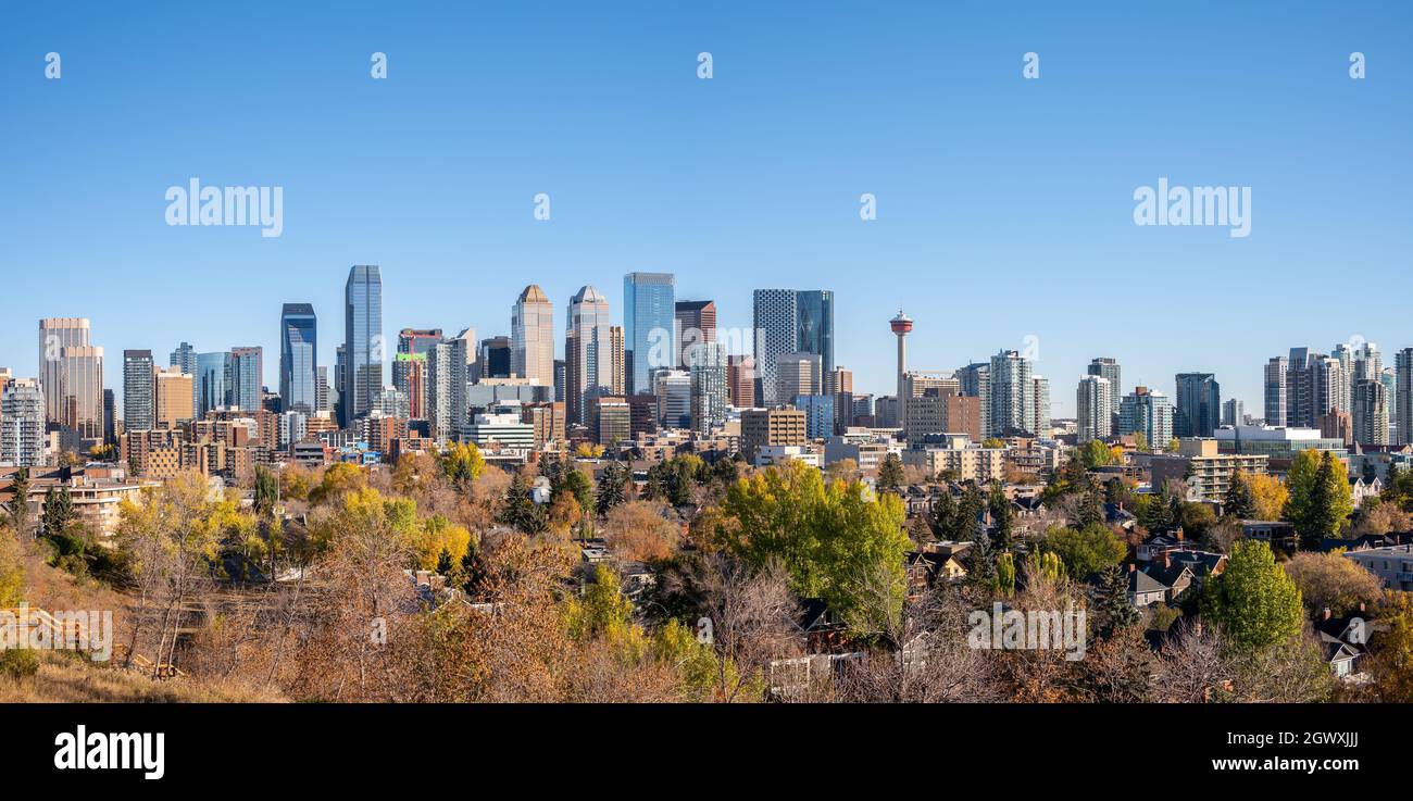 Beautiful skyline of Calgary's urban downtown in autumn Stock Photo - Alamy