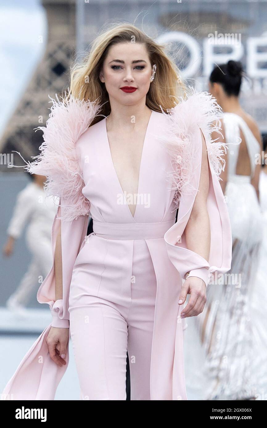 Amber Heard Walks The Runway During The L Oreal Show As Part Of Paris amber-heard-walks-the-runway-during-the-l-oreal-show-as-part-of-paris
