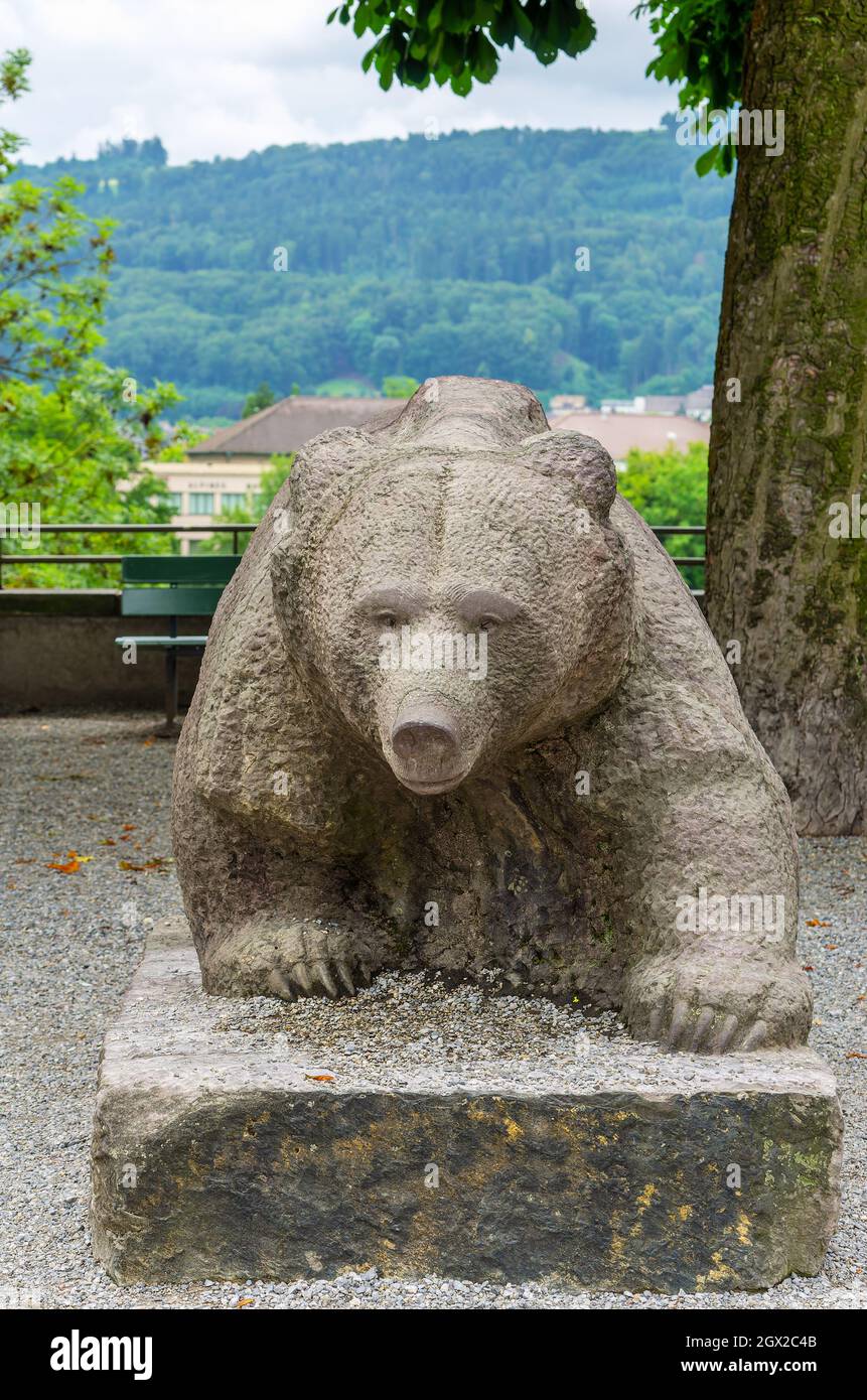 Carved stone bear figure in park. Bern, Switzerland Stock Photo Alamy