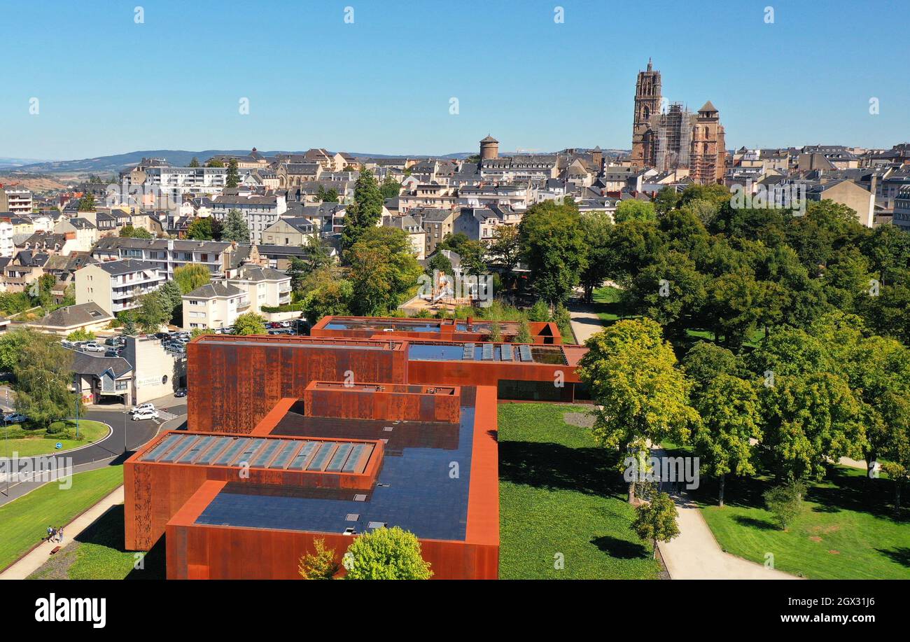FRANCE. AVEYRON (12) RODEZ, AERIAL VIEW OF SOULAGES MUSEUM Stock Photo