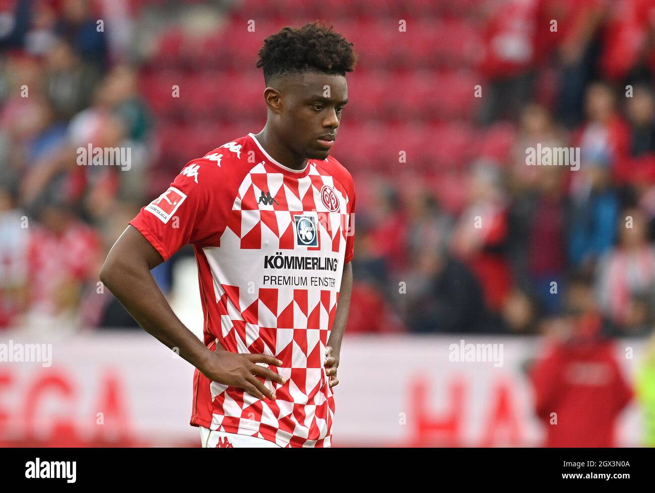 Mainz, Germany. 03rd Oct, 2021. Football: Bundesliga, FSV Mainz 05 - 1. FC  Union Berlin, Matchday 7, Mewa Arena Anderson Lucoqui from Mainz after the  end of the game Credit: Torsten Silz/dpa -