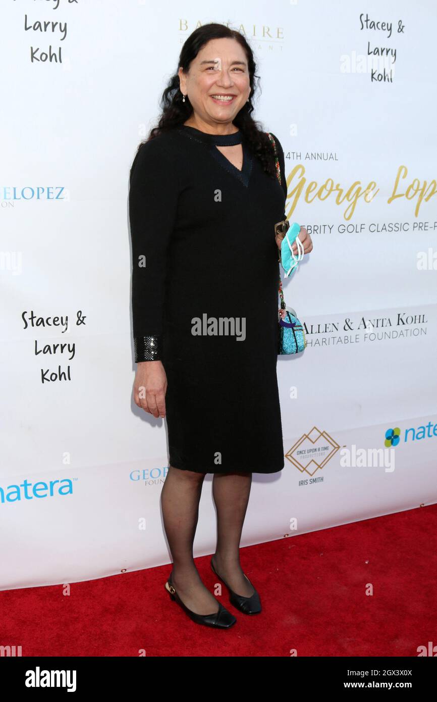 LOS ANGELES OCT 3 Dr Lilly Barba at the Lopez Foundation 14th
