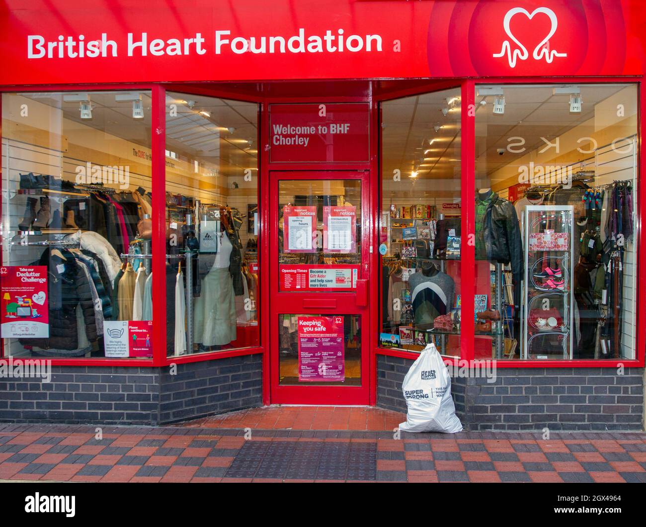 Charity Donation Shop High Resolution Stock Photography and Images Alamy