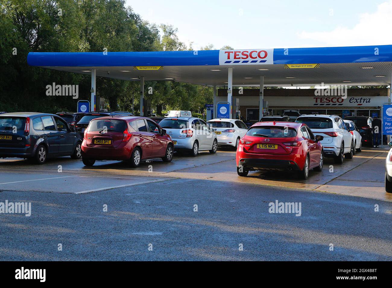 Fuel tesco hires stock photography and images Alamy
