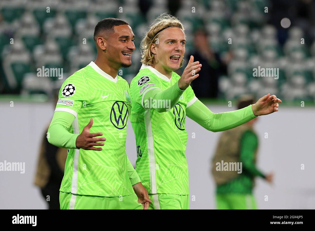 Jubilation Lr Maxence Lacroix Vfl Wolfsburg And Sebastiaan Bornauw Vfl Wolfsburg To The Goal To Make It 1 0 Soccer Uefa Champions League Group Stage Group G 2nd Matchday Vfl Wolfsburg Wob