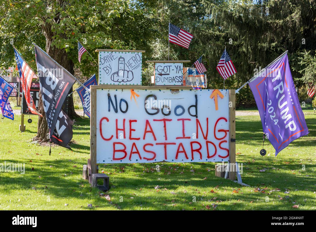 Trump sign rural hi-res stock photography and images - Alamy