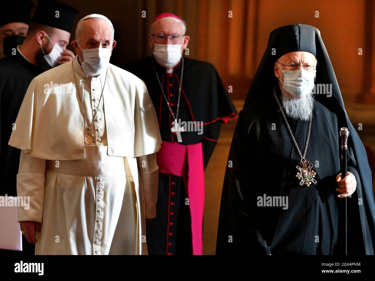 Vatican. 04th Oct, 2021. Pope Francis and Orthodox Patriarch Bartholomew of Constantinople arrive for the meeting, Faith and Science: Towards COP26, with religious leaders in the Apostolic Palace at the Vatican Oct. 4, 2021. The meeting was part of the run-up to the U.N. Climate Change Conference, called COP26, in Glasgow, Scotland, Oct. 31 to Nov. 12, 2021. Credit: dpa picture alliance/Alamy Live News Stock Photo