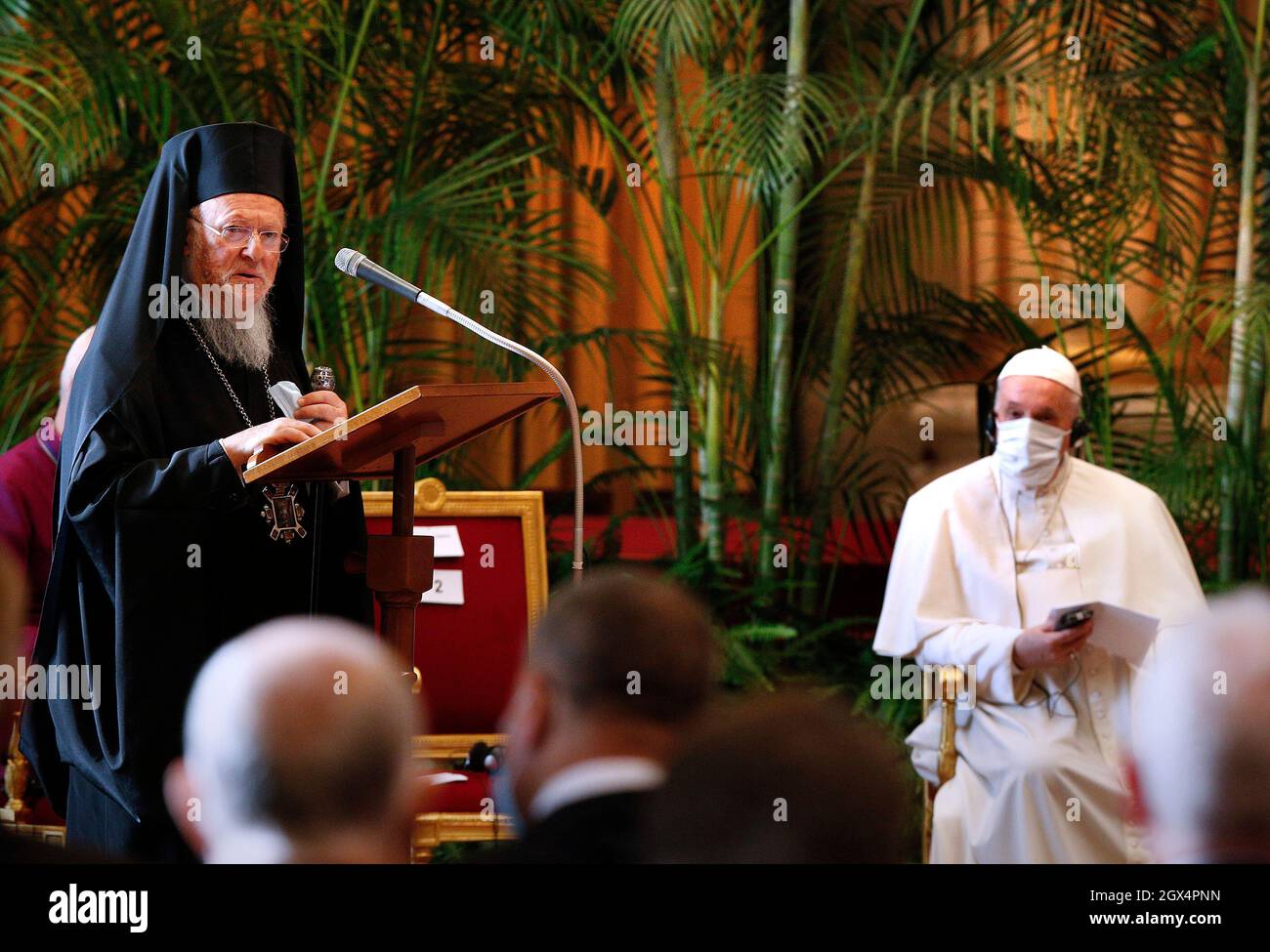 Vatican. 04th Oct, 2021. Orthodox Patriarch Bartholomew of Constantinople addresses the meeting, Faith and Science: Towards COP26, with Pope Francis and other religious leaders in the Hall of Benedictions at the Vatican Oct. 4, 2021. The meeting was part of the run-up to the U.N. Climate Change Conference, called COP26, in Glasgow, Scotland, Oct. 31 to Nov. 12, 2021. Credit: dpa picture alliance/Alamy Live News Stock Photo