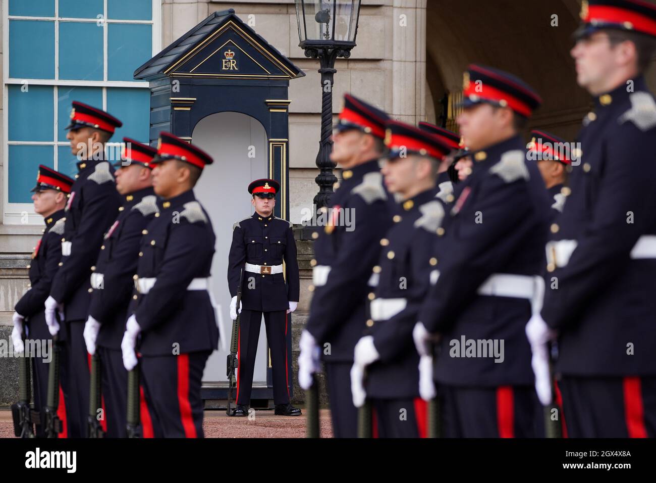 Soldiers from the 1st Regiment Royal Canadian Horse Artillery take part ...