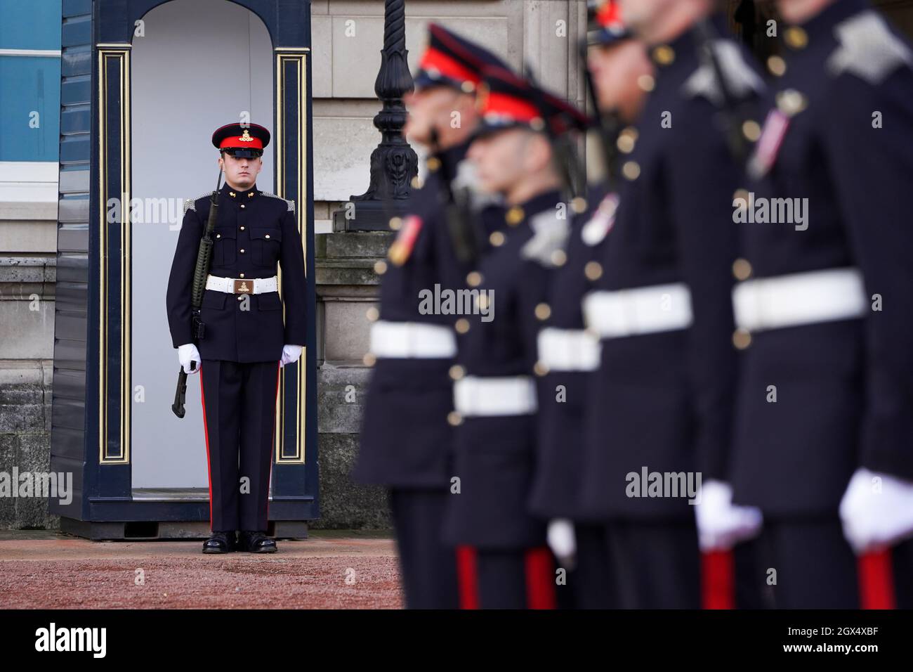 Soldiers from the 1st Regiment Royal Canadian Horse Artillery take part ...
