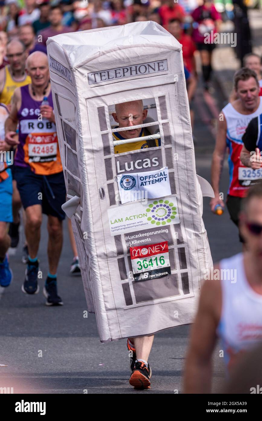 Lucas Meagor racing in the Virgin Money London Marathon 2021, in Tower Hill, London, UK. Official record attempt Stock Photo