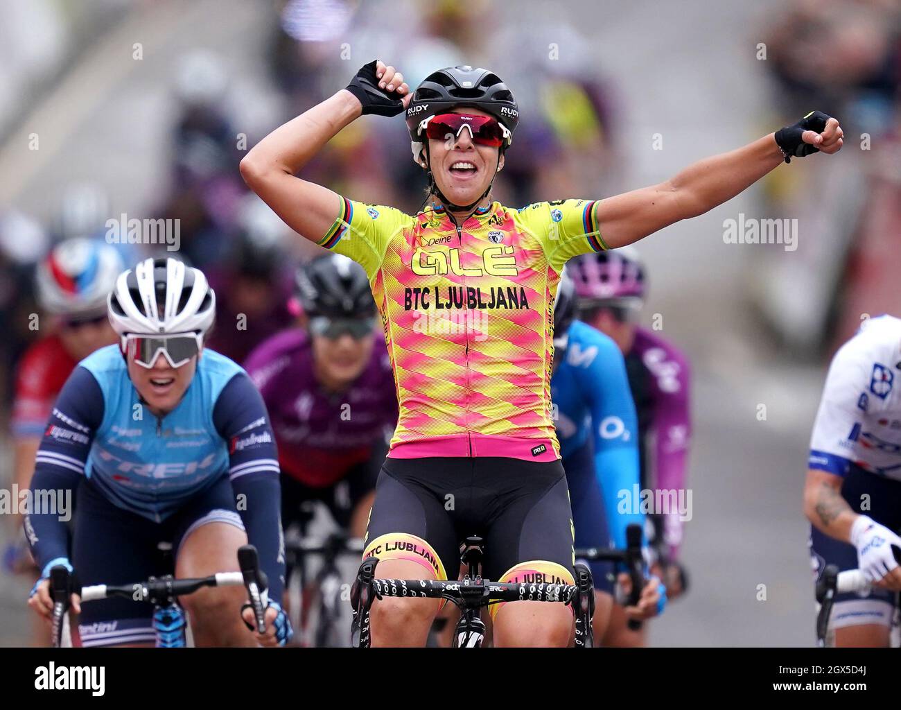 Marta Bastianelli of team Cipollini celebrates winning the first stage ...