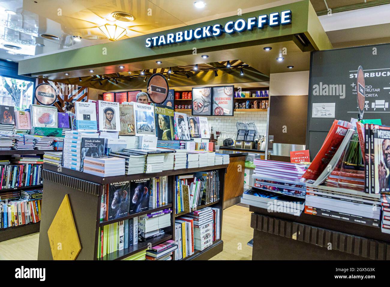 Libreria cuspide books bookstore hi-res stock photography and images - Alamy