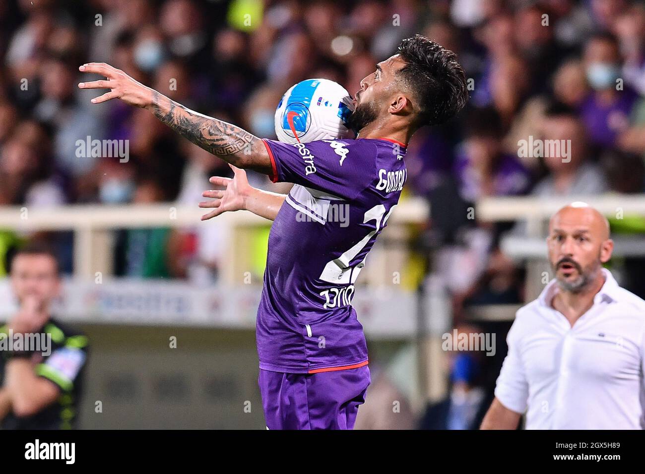 Florence, Italy. 03rd Apr, 2022. Nicolas Gonzalez (ACF Fiorentina)  celebrates after scoring a goal during ACF Fiorentina vs Empoli FC, italian  soccer Serie A match in Florence, Italy, April 03 2022 Credit