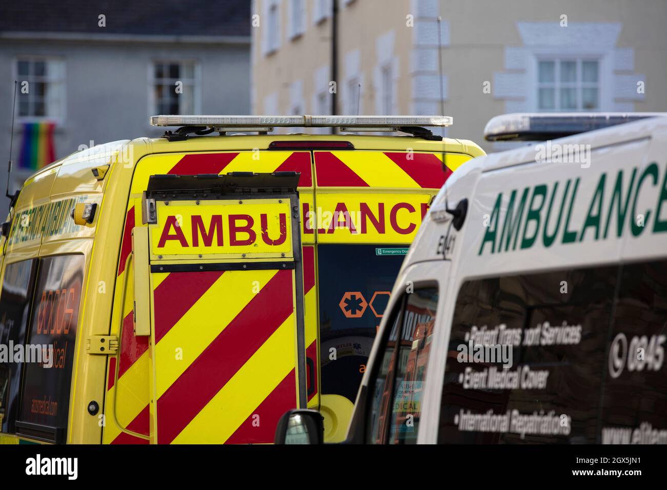 Bicester, UK - October 2021: Emergency response ambulances attend an urgent accident Stock Photo