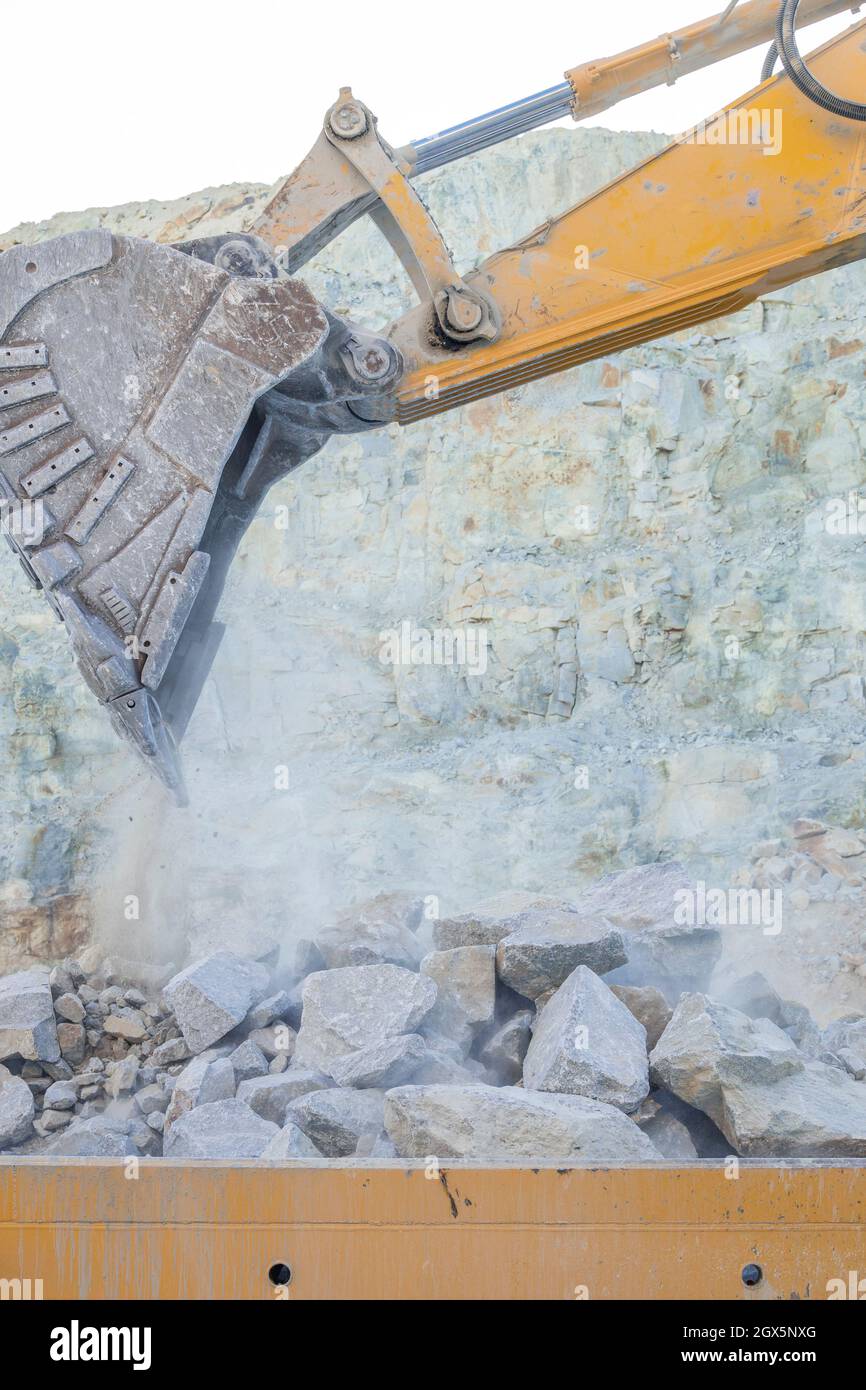 Big earthmover hi-res stock photography and images - Alamy