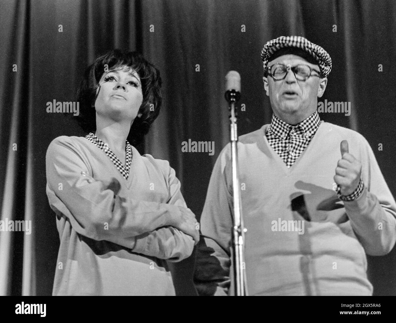 povel Ramel and Birgitta Andersson on stage in Stockholm 1959, photo; Bo Arrhed Stock Photo