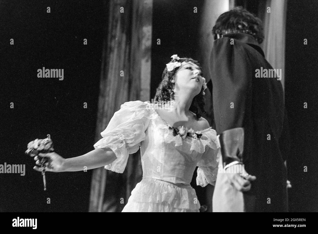 Birgitta andersson and martin Ljung acting on stage in stockholm. 1950s photo: Bo Arrhed Stock Photo