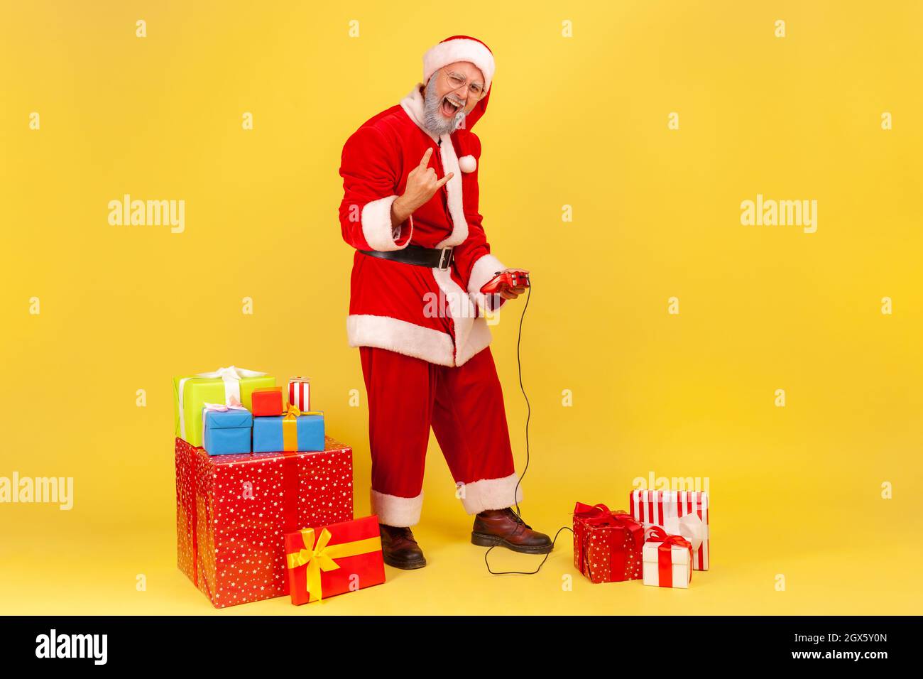 Gaming console gift hi-res stock photography and images - Alamy