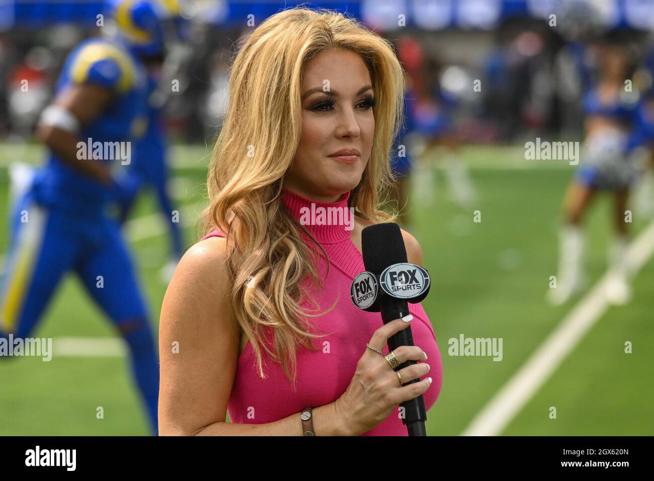 Inglewood, United States. 03rd Oct, 2021. Fox Sports reporter Jen Hale  during an NFL football game between the Los Angeles Rams and the Arizona  Cardinals, Sunday, Oct. 3, 2021, in Inglewood, Calif.