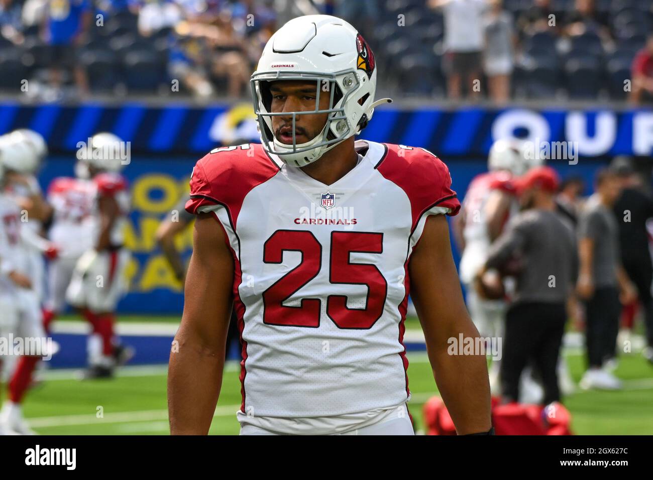 Inglewood, United States. 03rd Oct, 2021. Arizona Cardinals linebacker Zaven Collins (25) during an NFL football game against the Los Angeles Rams, Sunday, Oct. 3, 2021, in Inglewood, Calif. The Arizona Cardinals defeated the Los Angeles Rams 37-20. (Dylan Stewart/image of Sport) Photo via Credit: Newscom/Alamy Live News Stock Photo